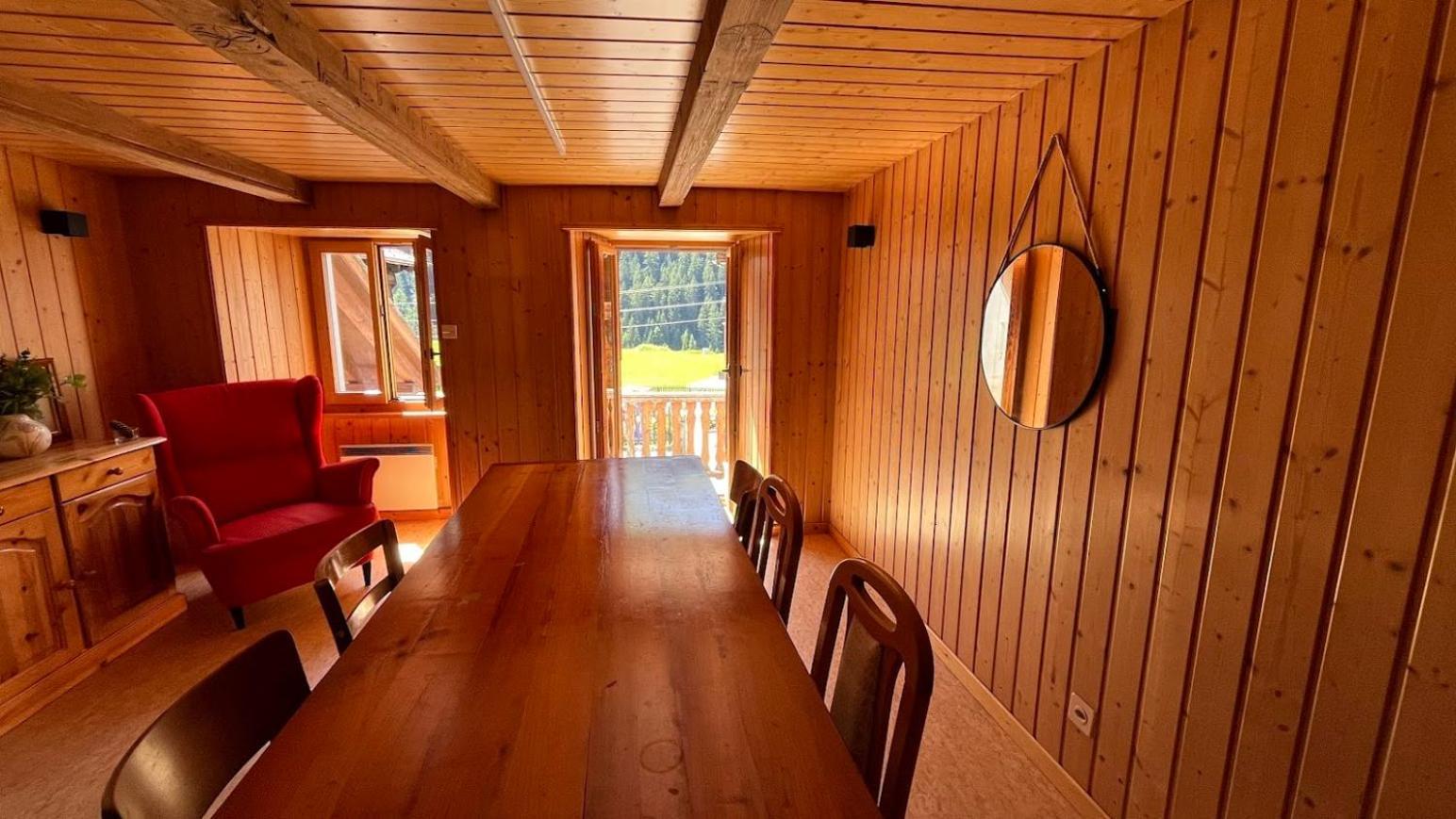 Petit Velan - Coworking & Coliving Hostel Bourg-Saint-Pierre Exterior photo